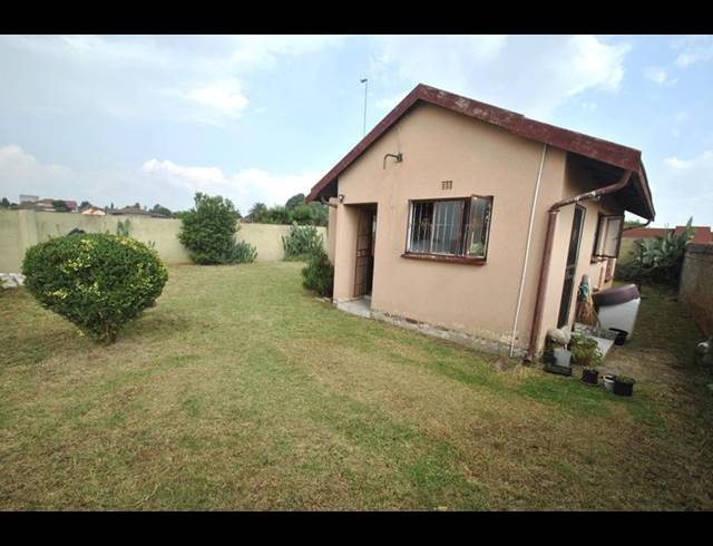 2 BEDROOM HOUSE FOR SALE IN DAWN PARK